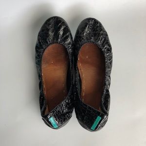 Tieks size 8 Obsedian Black Patent foldable flats